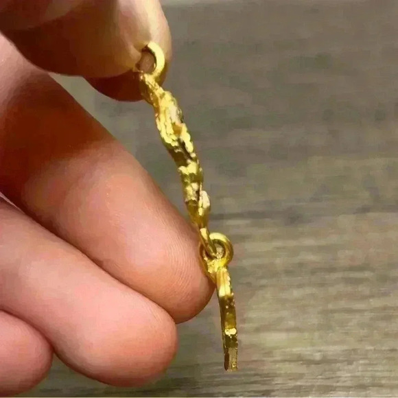 Vintage Golden Pendant - Picture 3 of 4